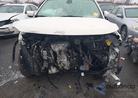 2018 Jeep Compass Latitude 4X4 из США, поврежденный, VIN 3C4NJDBB9JT366309